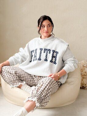 Women’s Oversized Mock Neck Sweatshirt – Faith Graphic Grey
